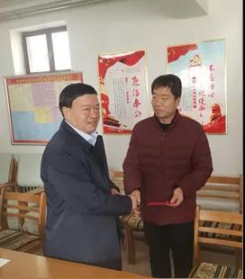 敦煌种业领导看望慰问公司老干部、老党员及困难党员职工